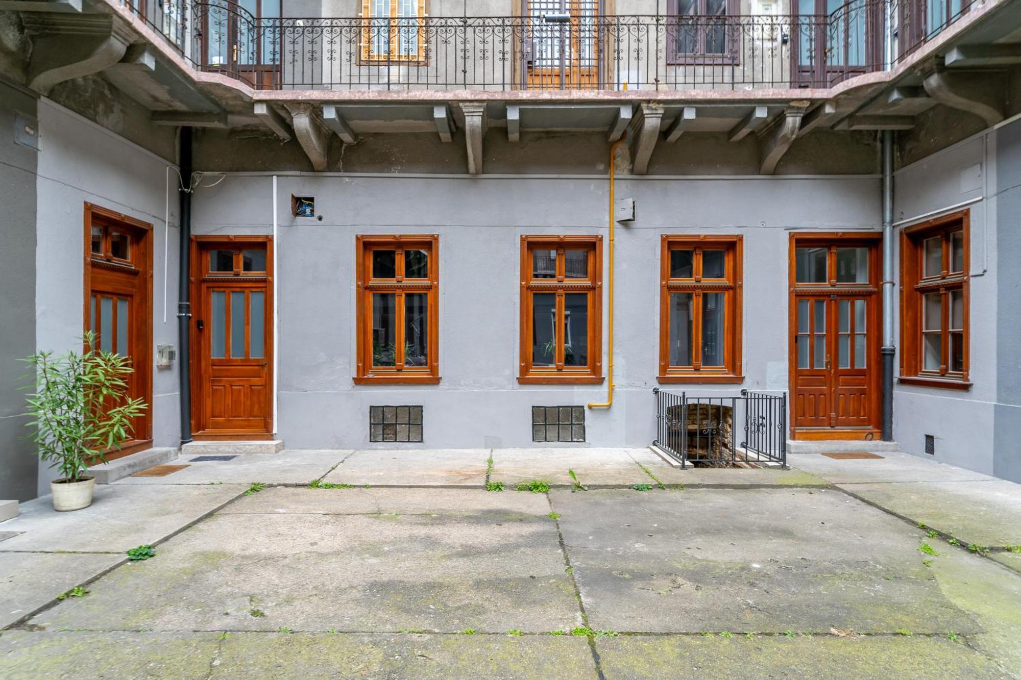 City Center Loft Haven: Modern Elegance Budapest Ngoại thất bức ảnh