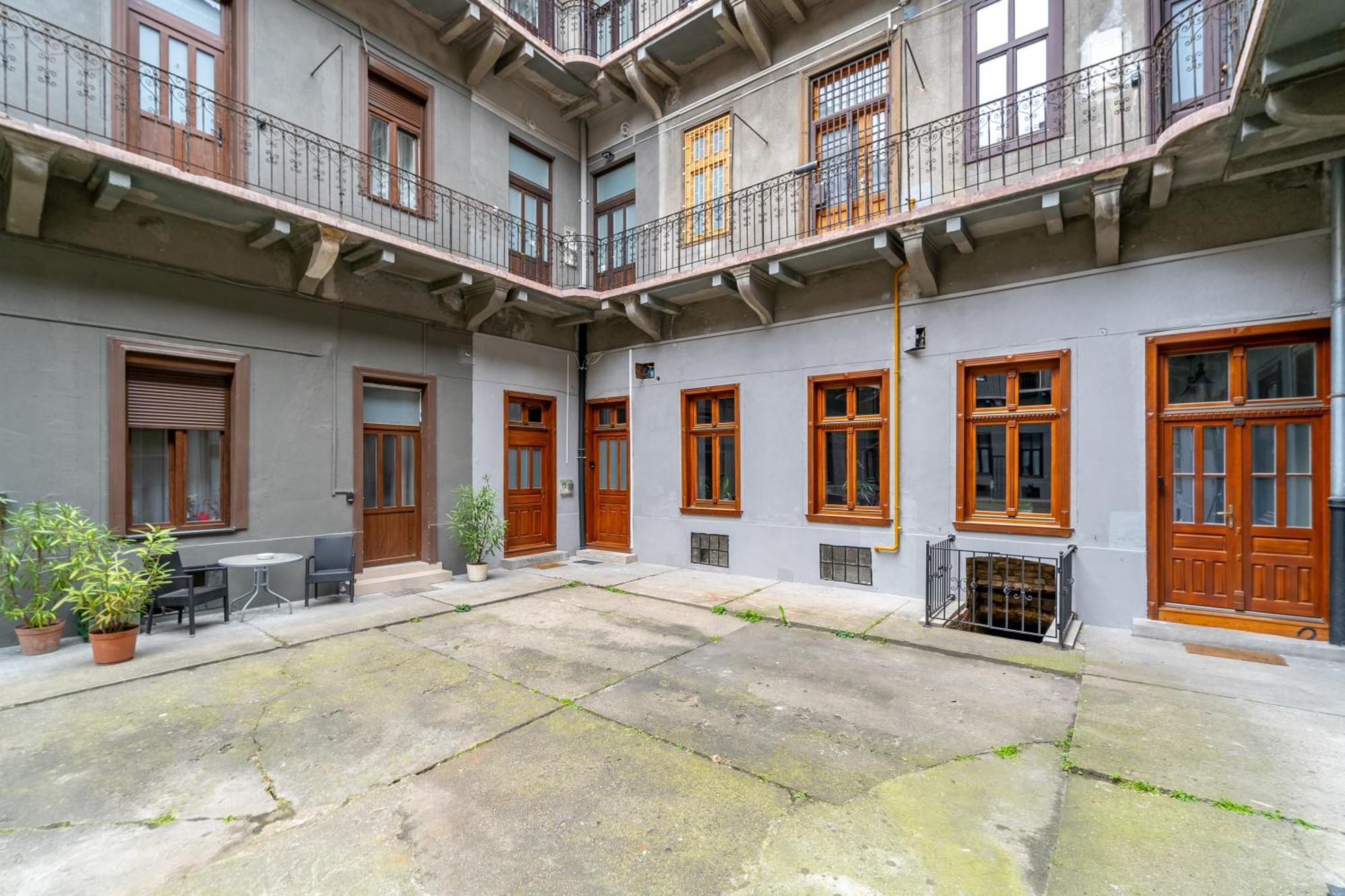 City Center Loft Haven: Modern Elegance Budapest Ngoại thất bức ảnh